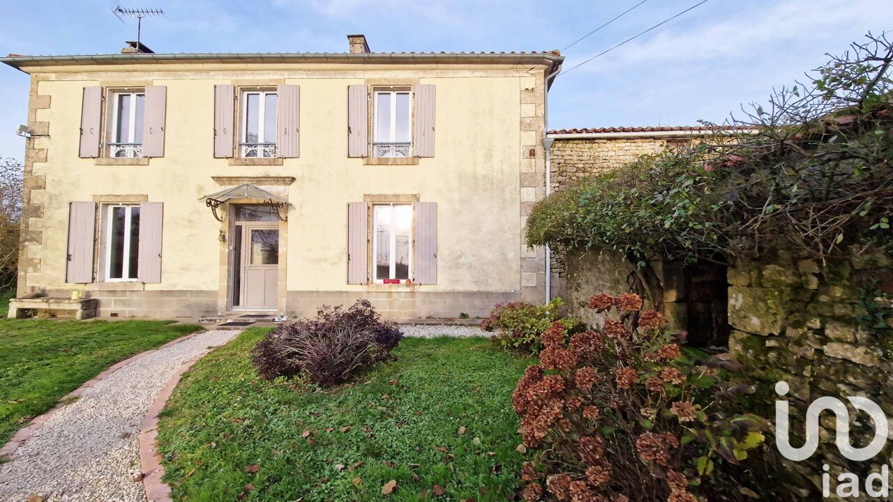 maison 7 pièces 202 m2 à vendre à Saint-Hilaire-des-Loges (85240)