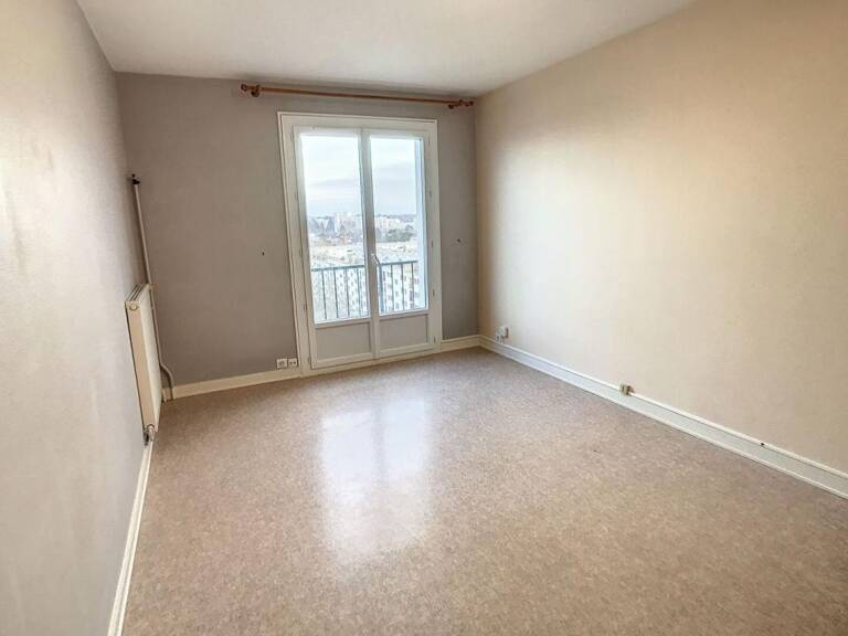 JOUE LES TOURS : appartement T1 (35 m²) en vente avec cave et parking privé — photo 1