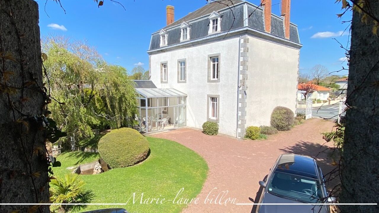 maison 8 pièces 222 m2 à vendre à Mauléon (79700)