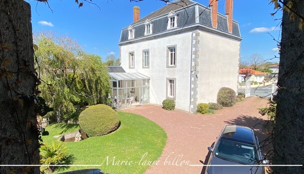 Villa / Maison 8 pièces  à vendre Nueil-les-Aubiers 79250