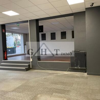 Commerce  980000 €