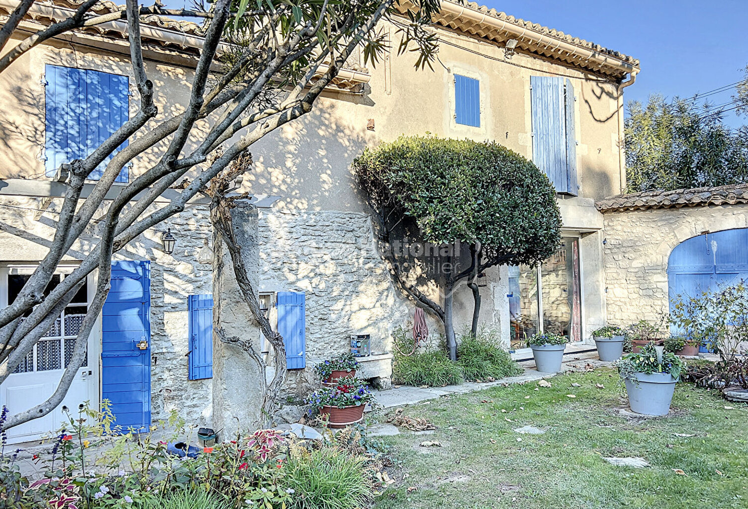 Maison Saint Remy De Provence 8 pièce(s) 210 m2 terrain 2900 m2 — photo 1