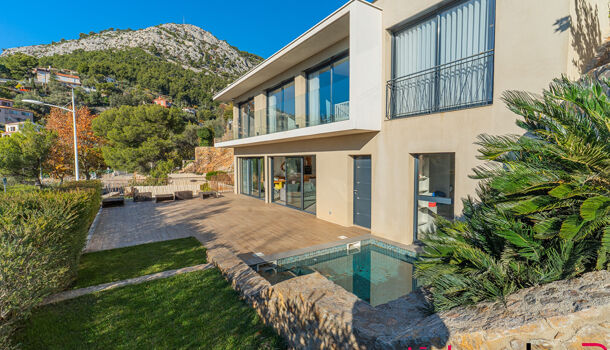 Villa / Maison 8 pièces  à vendre Toulon 83000