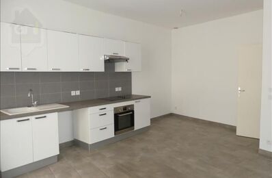 location appartement 570 € CC /mois à proximité de Domazan (30390)