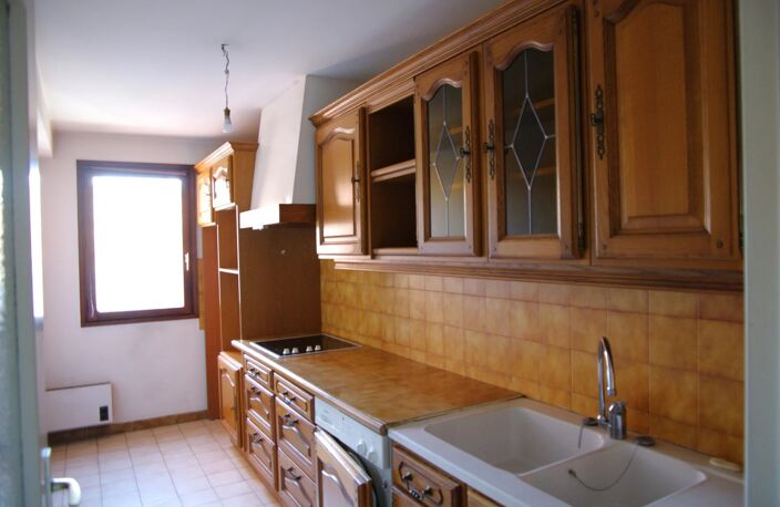 APPARTEMENT  T2 DERNIER ETAGE. — photo 2