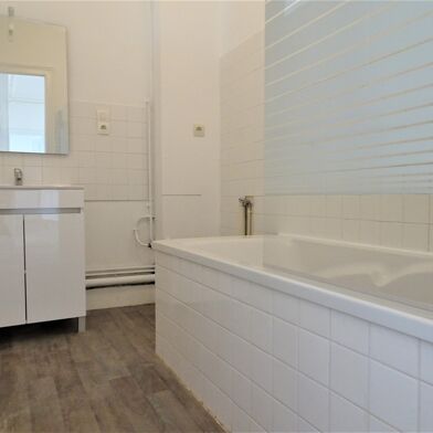 Appartement 4 pièces 813 €