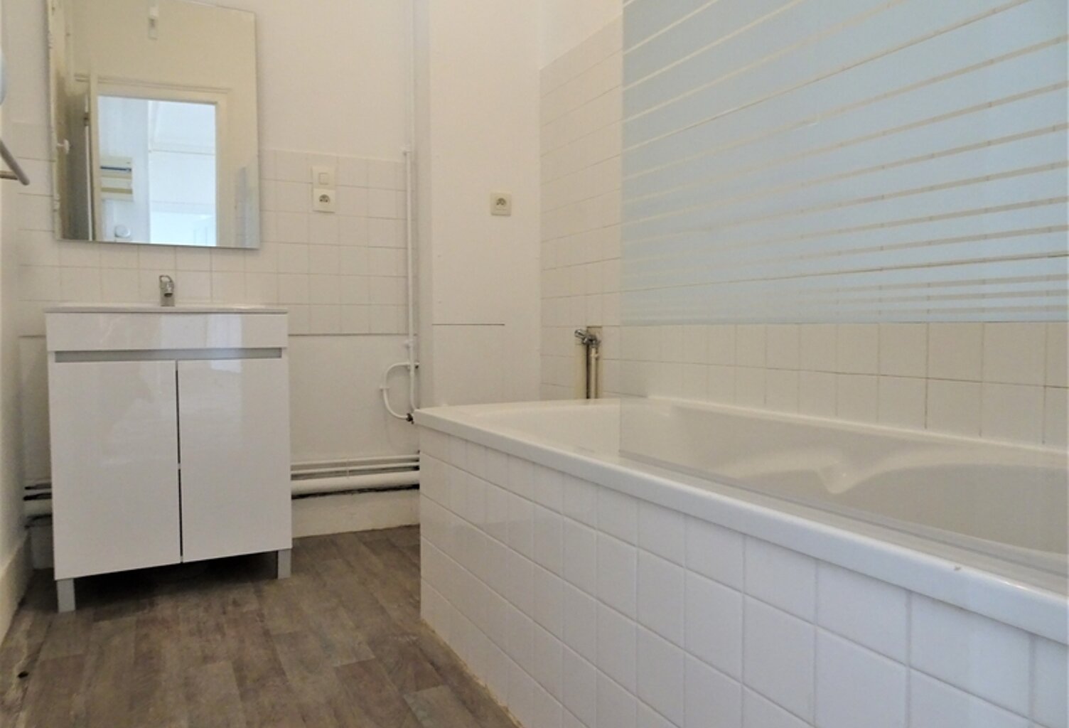 F4 — photo 1