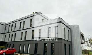 Bureau  204 m² à louer à Pusignan (69330)