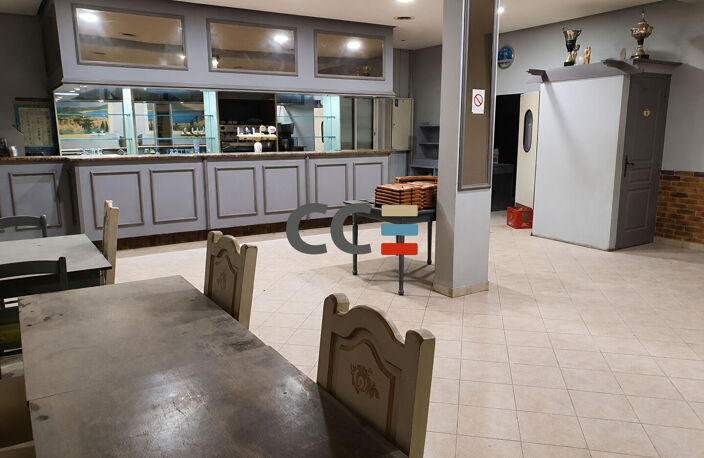 MURS COMMERCIAUX LIBRES 90 m2 — photo 2