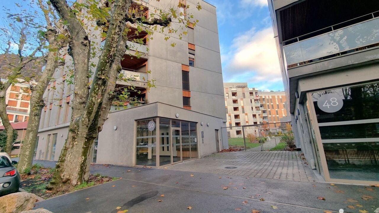 commerce  pièces 120 m2 à louer à Grenoble (38000)