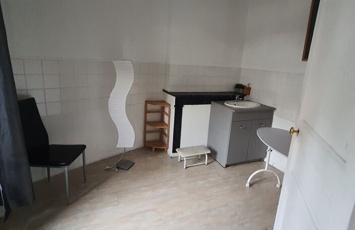 Local commercial — photo 2