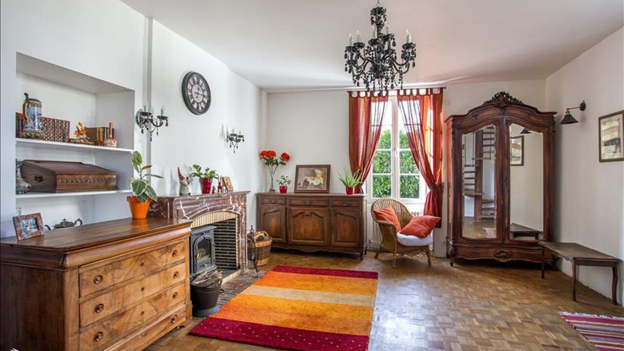 maison 11 pièces 327 m2 à vendre à Sainte-Soulle (17220)