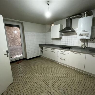 Immeuble  176550 €