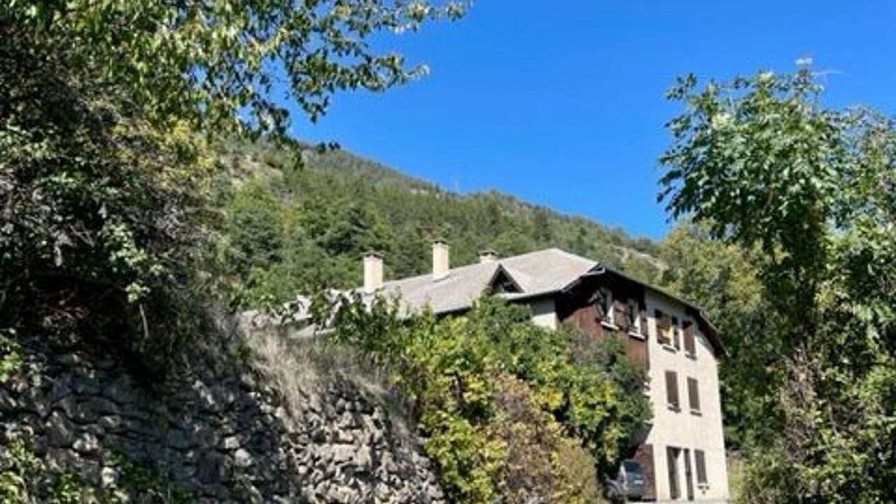 maison 8 pièces 458 m2 à vendre à Châteauroux-les-Alpes (05380)