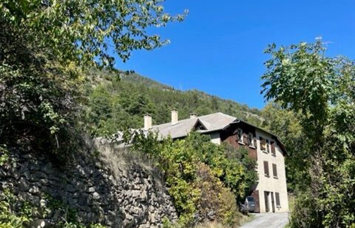 maison 8 pièces 458 m2 à vendre à Châteauroux-les-Alpes (05380)