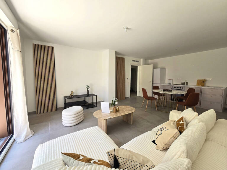 
        Appartement

        (3 à 4 pièces)

        (58 à 87 m²)
       — photo 1