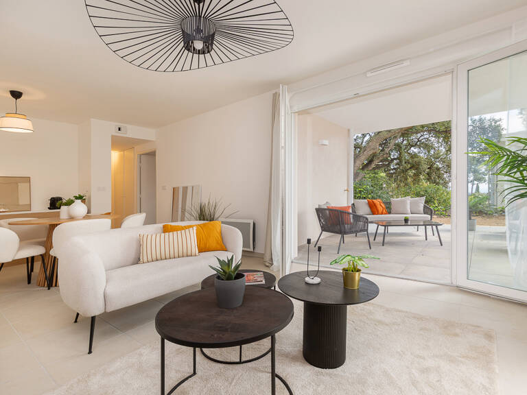 
          Appartement
          77 m²
          Le Lavandou
          -
          83980
         — photo 1