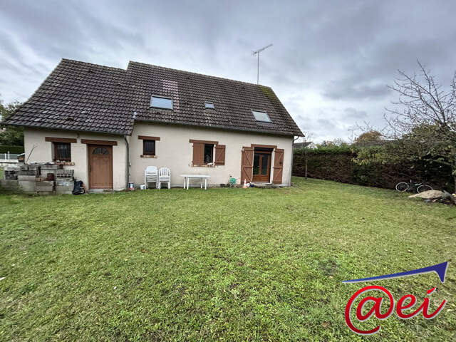Maison traditionnelle T6 sur 600 m² de terrain — photo du bien