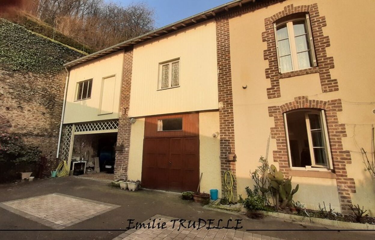 maison 6 pièces 110 m2 à La Chartre-sur-le-Loir (72340)