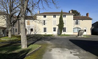 Maison 15 Pièces 541 m² à vendre à Neuville-de-Poitou (86170)
