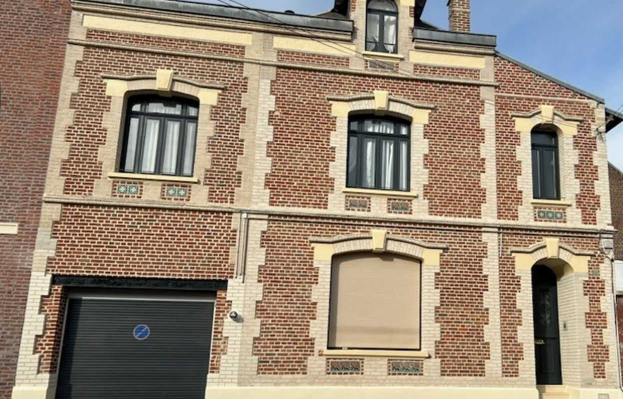 maison 11 pièces 450 m2 à vendre à Saint-Quentin (02100)