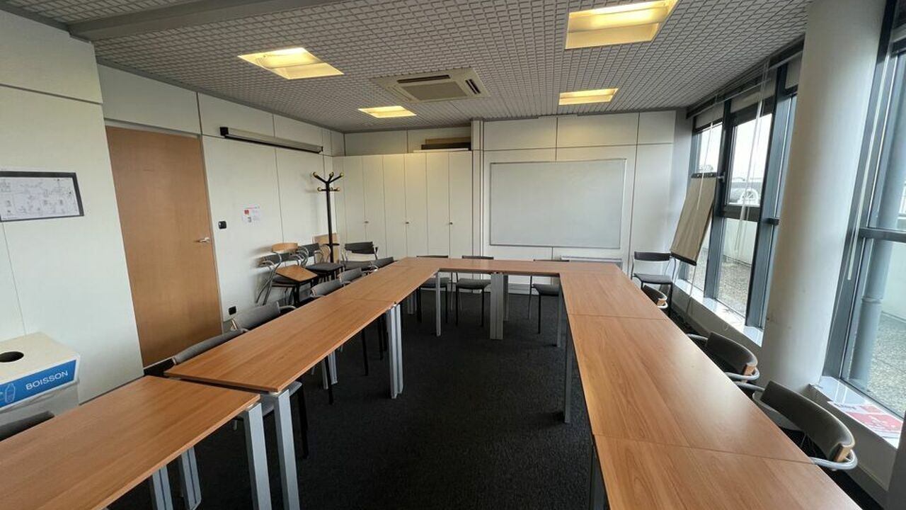 bureau  pièces 200 m2 à louer à Tours (37000)