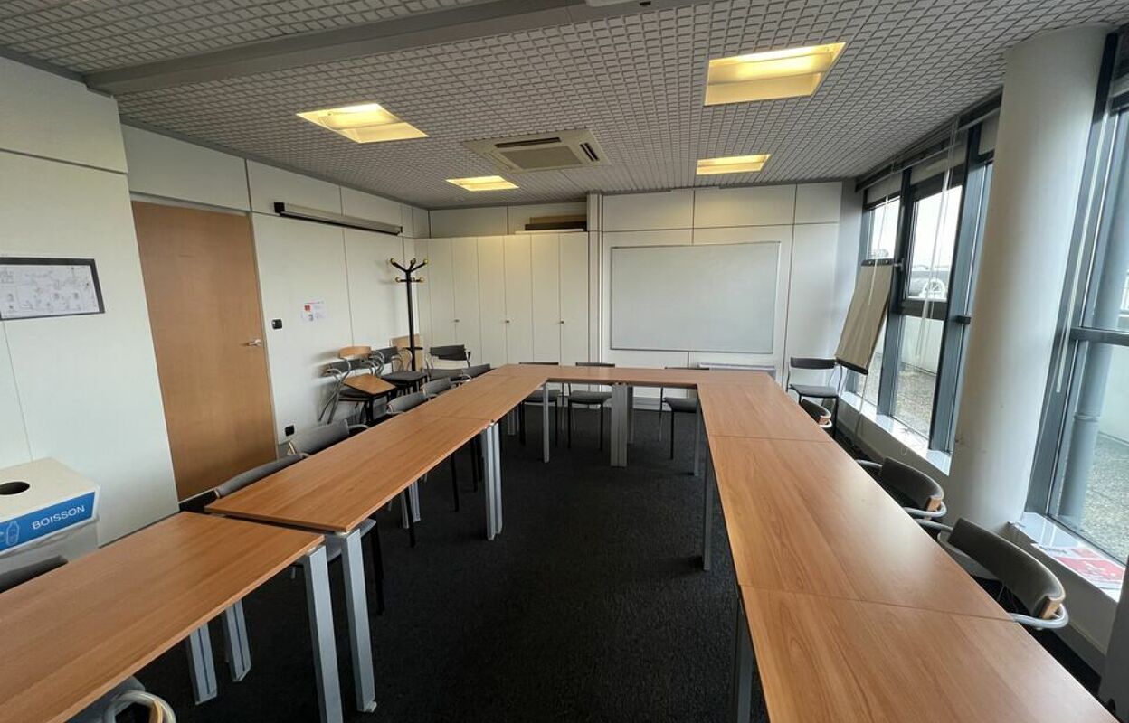 bureau  pièces 200 m2 à louer à Tours (37000)