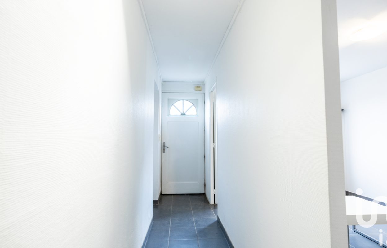 appartement 2 pièces 57 m2 à vendre à Saint-Denis-de-l'Hôtel (45550)