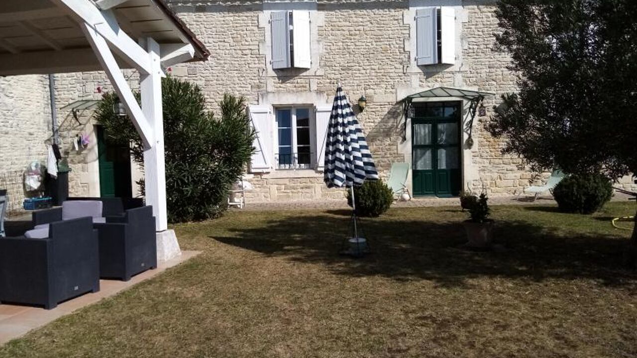 maison 6 pièces 160 m2 à vendre à Oradour (16140)