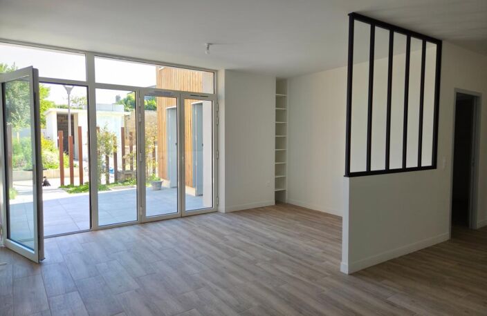 Rochefort Appartement T2 avec stationnement et terrasse — photo 3