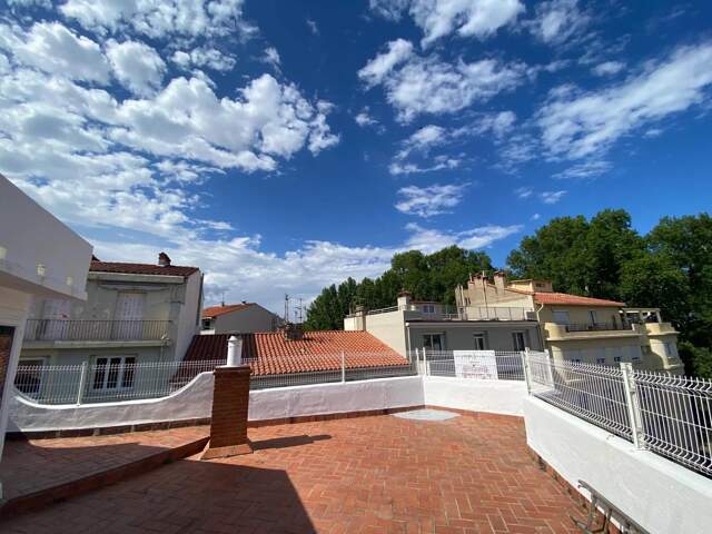 À VENDRE – Perpignan Castillet – T2 avec terrasse de 49 m² et cabanon extérieur — photo du bien