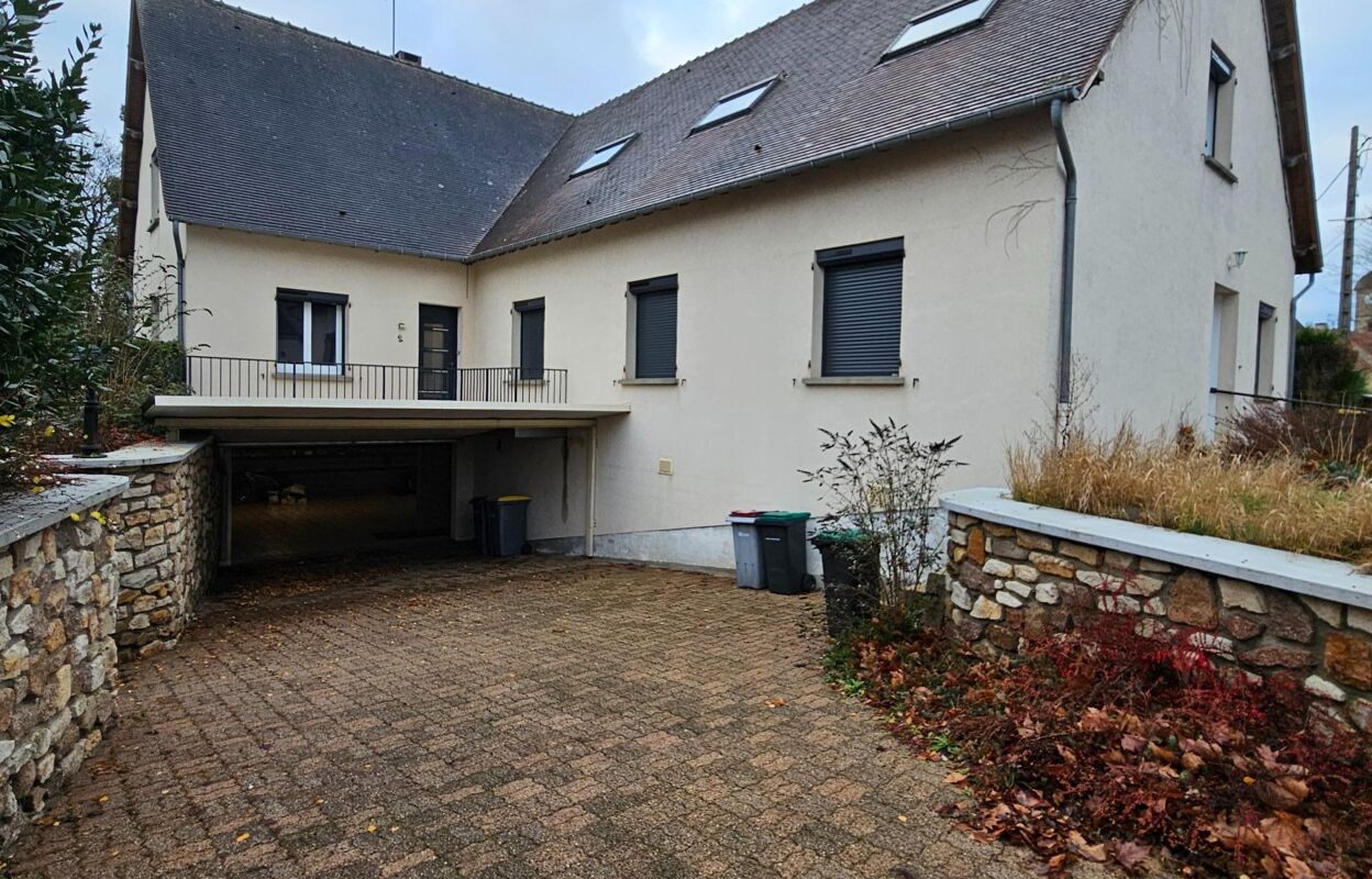 maison 6 pièces 264 m2 à vendre à Montmarault (03390)