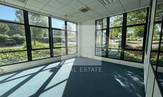 Bureau  294 m² à louer à Saint-Priest (69800)