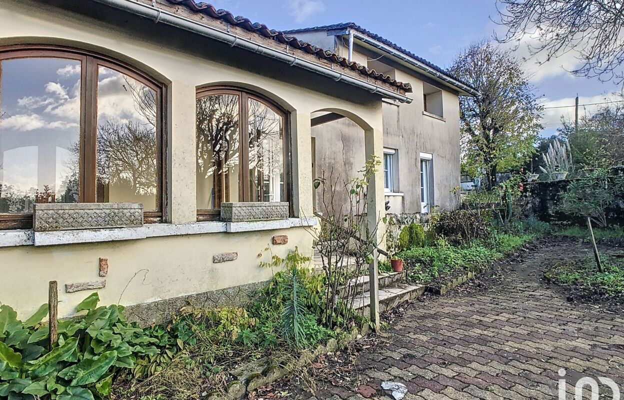 maison 7 pièces 185 m2 à vendre à Saint-Cybardeaux (16170)