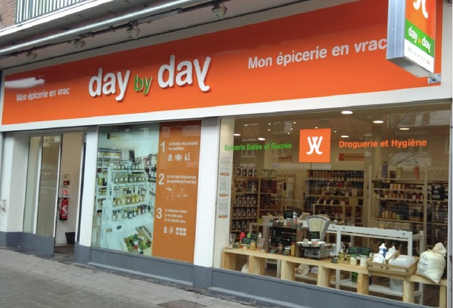 Commerce VALENCIENNES — photo 1