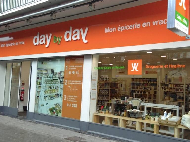 Commerce VALENCIENNES — photo 1