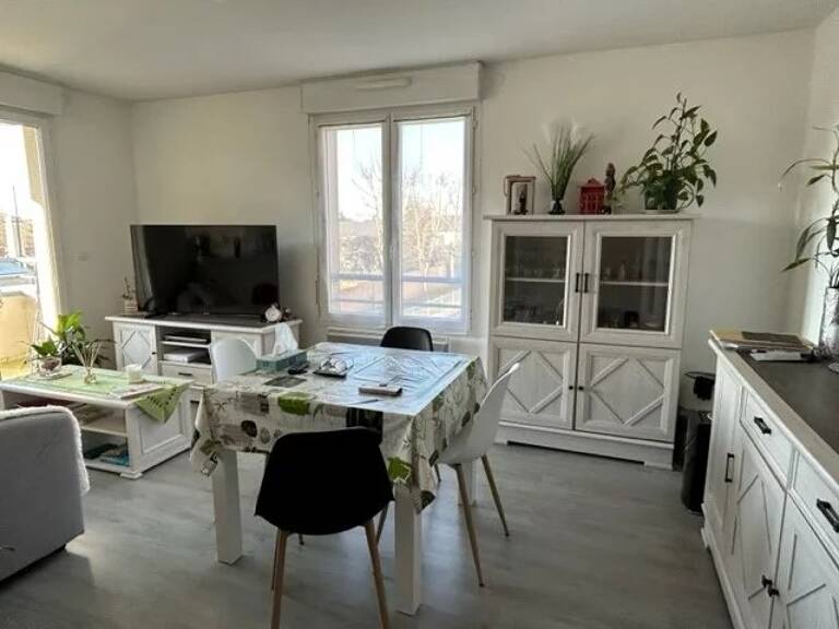 A VENDRE - Appartement 3 pièces Chartres-Lucé avec place de parking — photo 1