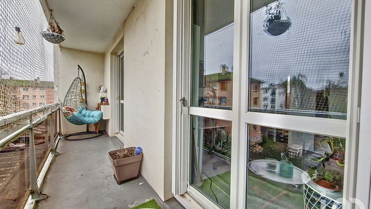 appartement 3 pièces 61 m2 à vendre à Saint-Fargeau-Ponthierry (77310)