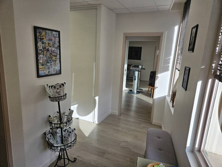 Commerce  60 m² — photo 1