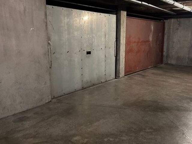 Garage sécurisé avec badge — photo du bien