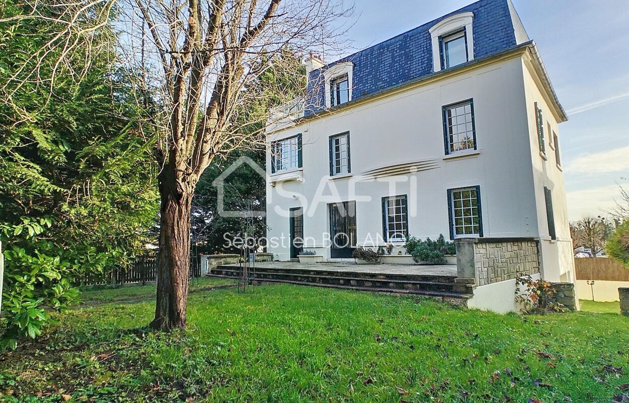 maison 8 pièces 297 m2 à vendre à Le Mesnil-le-Roi (78600)