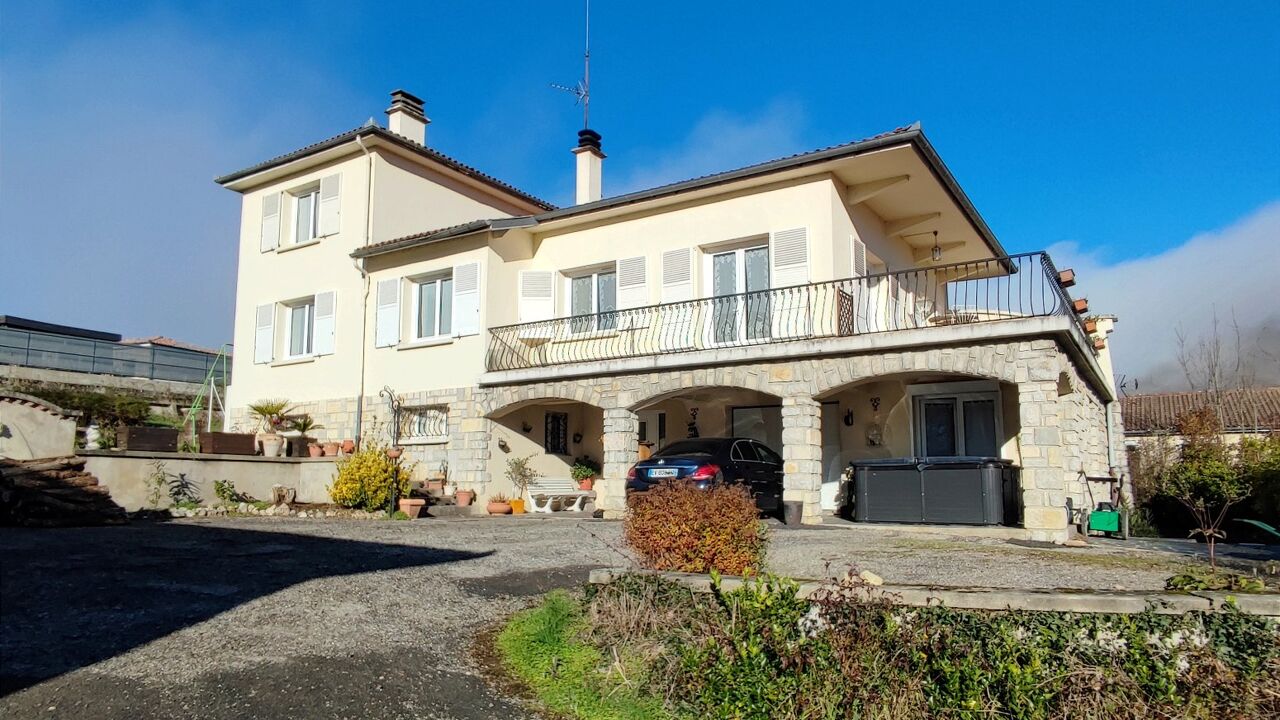 maison 6 pièces 198 m2 à vendre à Lavelanet (09300)