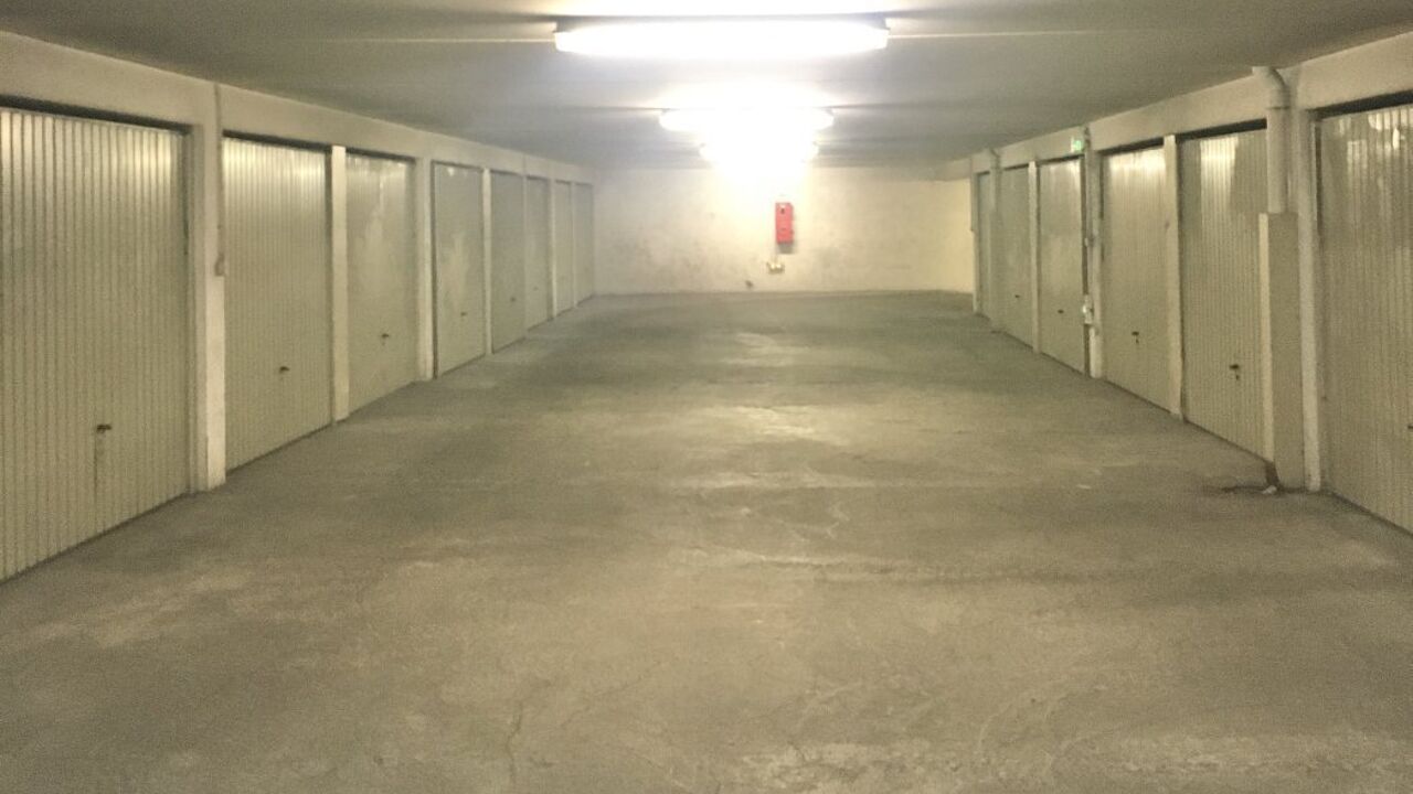 garage  pièces 13 m2 à louer à Toulouse (31500)