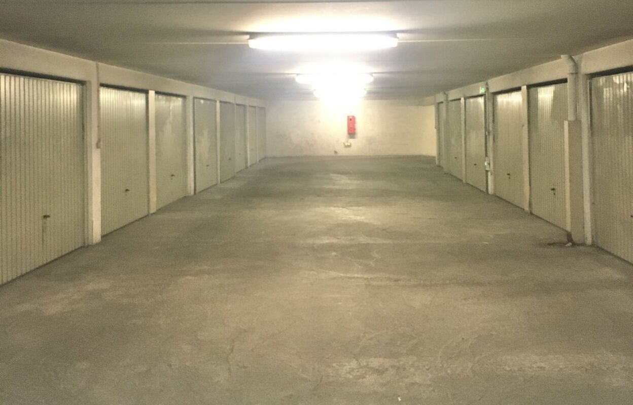 garage  pièces 13 m2 à louer à Toulouse (31500)