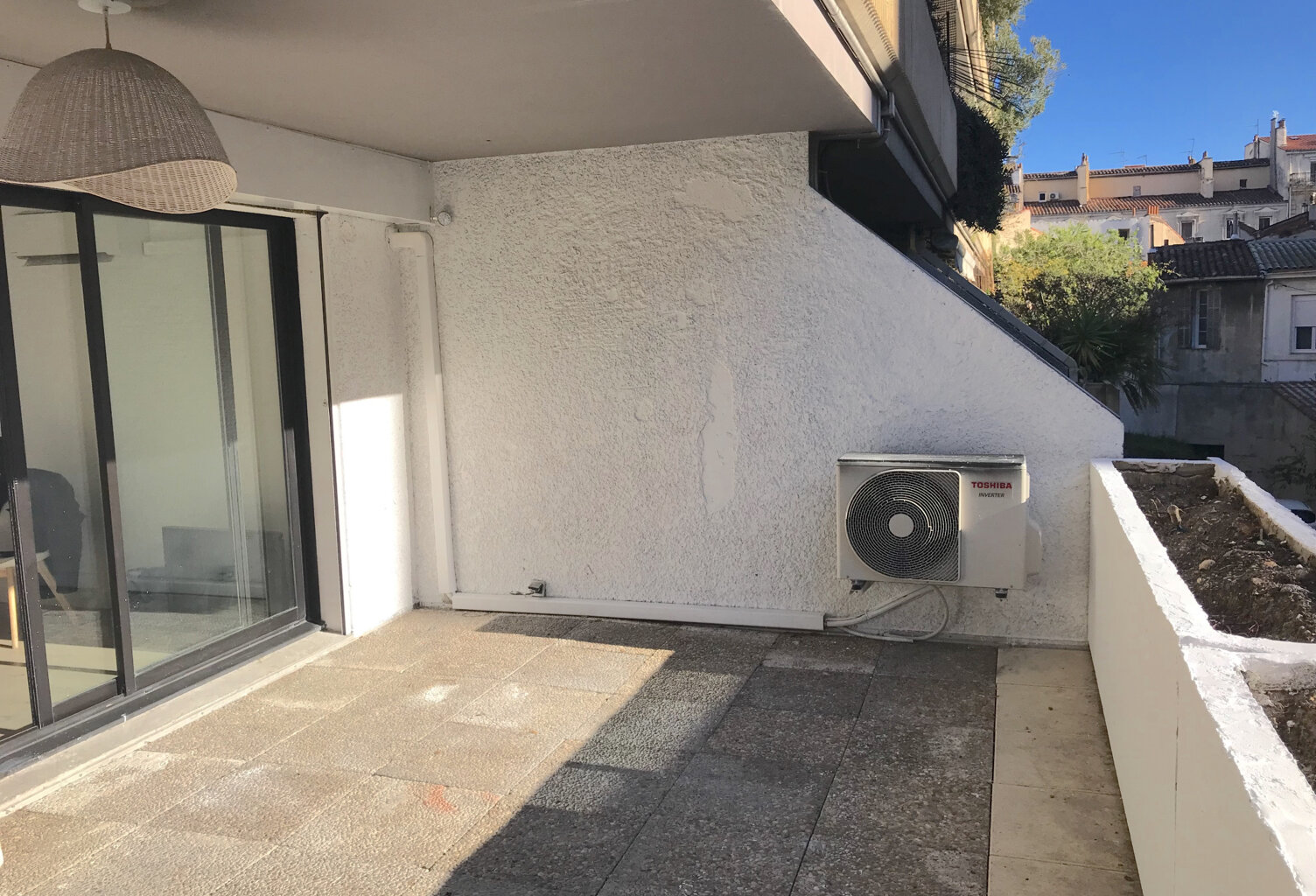 VIEUX PORT / CORDERIE T2 + TERRASSE en étage SUD — photo 1