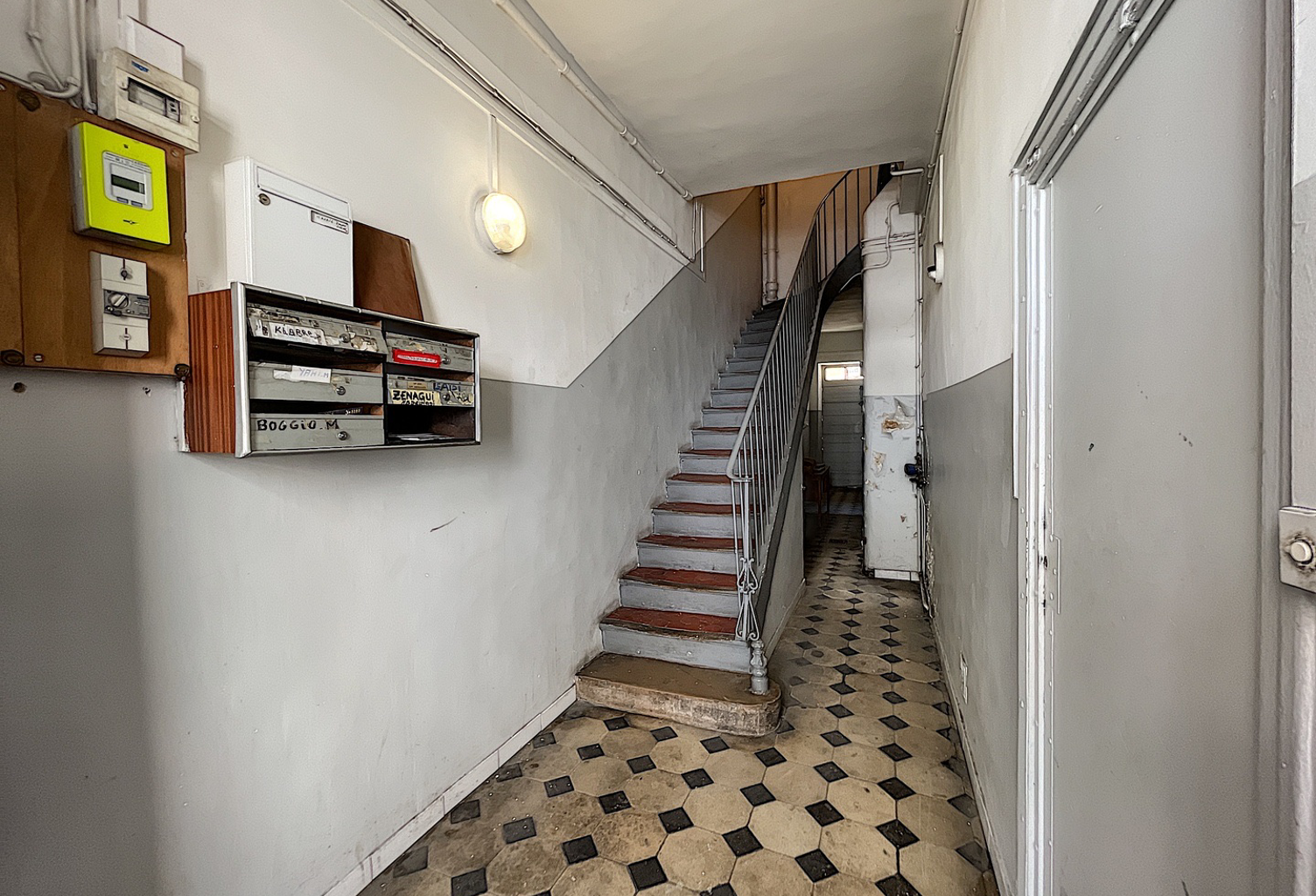 Immeuble loué entièrement 13015 — photo 1