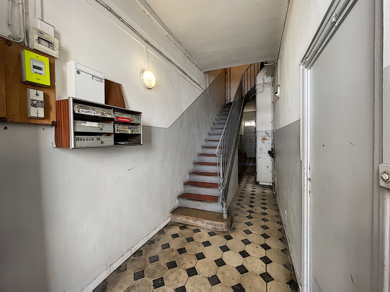 Immeuble loué entièrement 13015 — photo 1