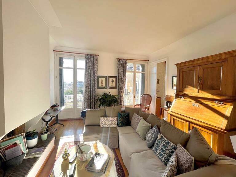 Appartement À Vendre / Théâtre-Gare — photo 1