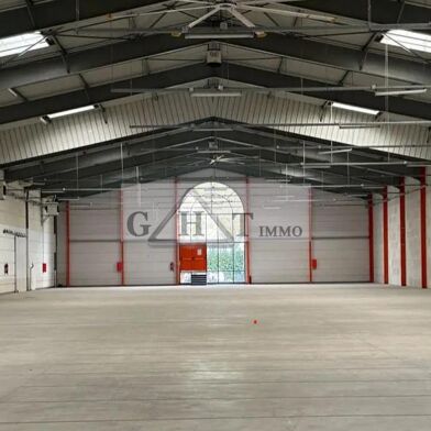 Local industriel 2400 m²