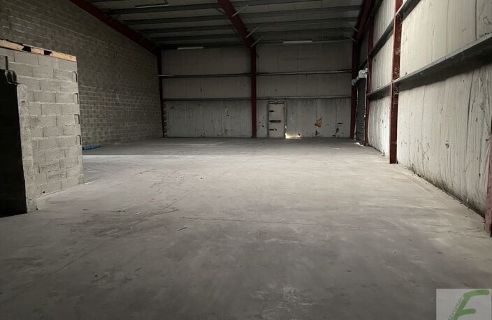 Entrepôts et Bureaux — photo 2